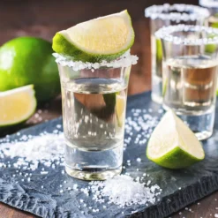 Shotgläser Set 12 Gläser Inklusive Ausgießhilfe 17 Shotgläser Set 12 Gläser Inklusive Ausgießhilfe -Perfekter Küchenladen d5489ecfcbf179099ce0ff65c8561628